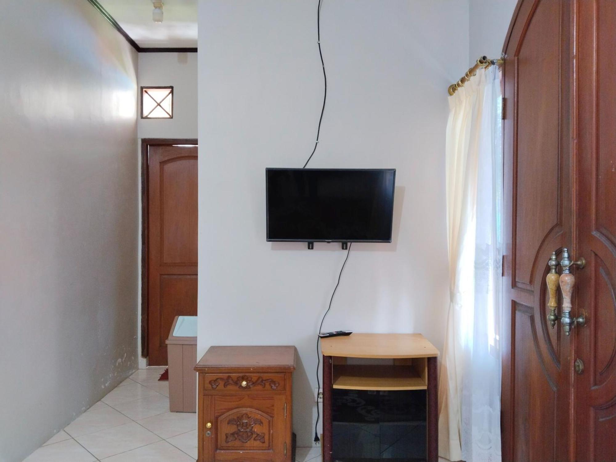 Villa Yustisia Curug 7 Cilember Cisarua Zewnętrze zdjęcie