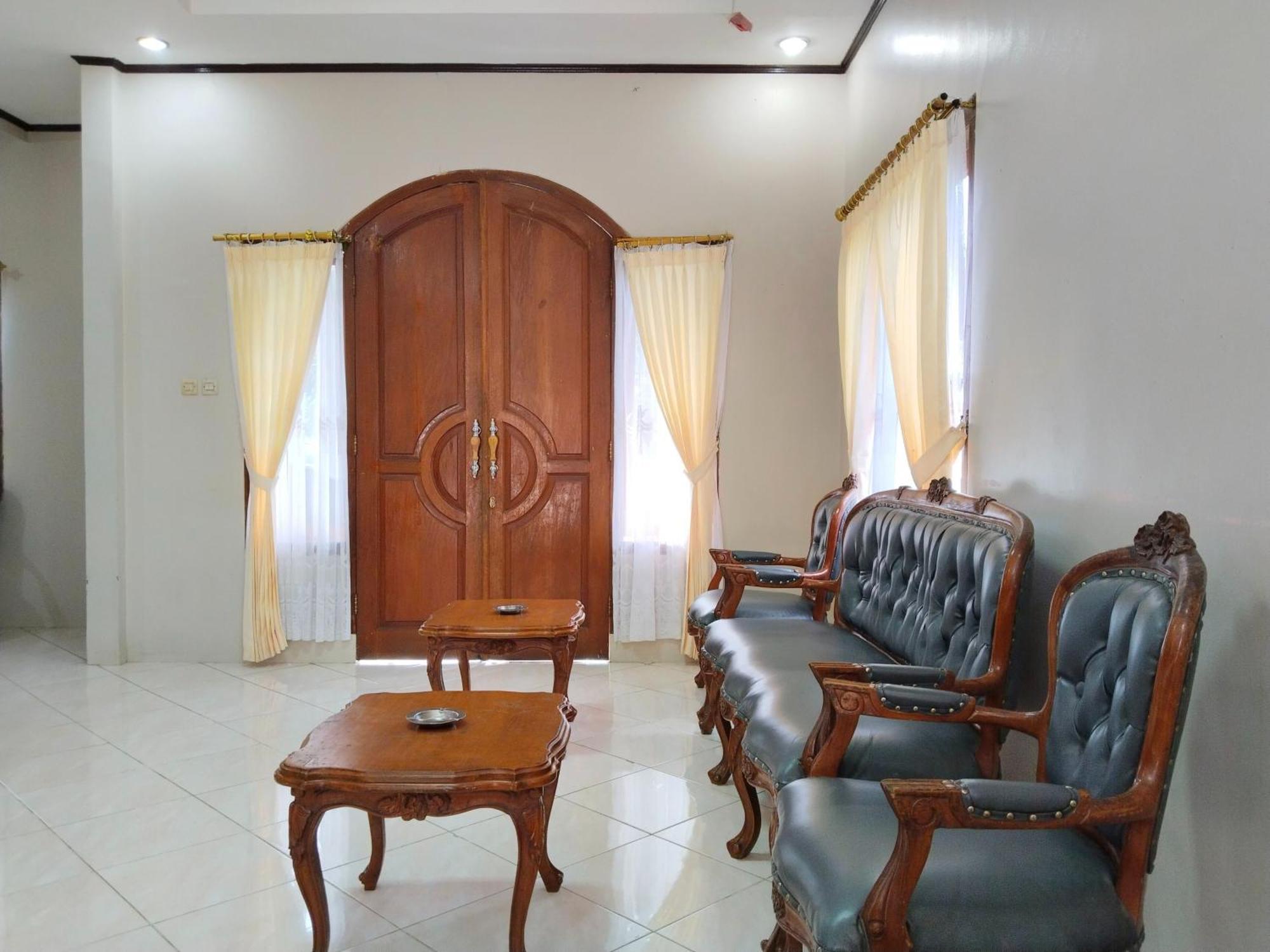 Villa Yustisia Curug 7 Cilember Cisarua Zewnętrze zdjęcie