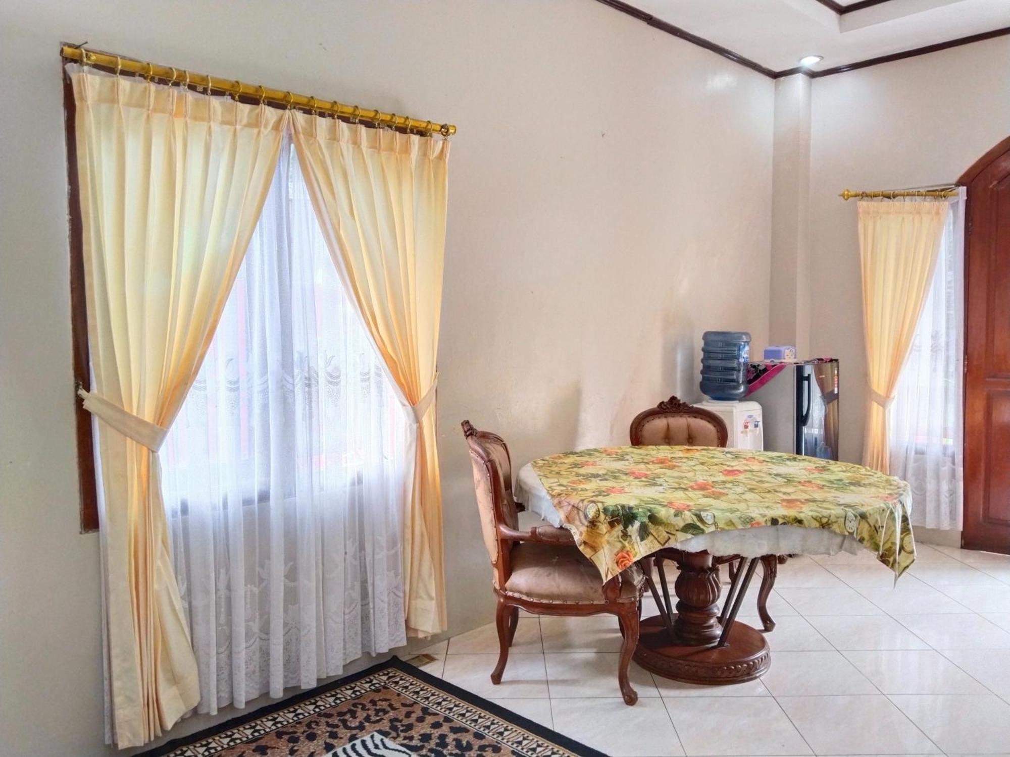 Villa Yustisia Curug 7 Cilember Cisarua Zewnętrze zdjęcie