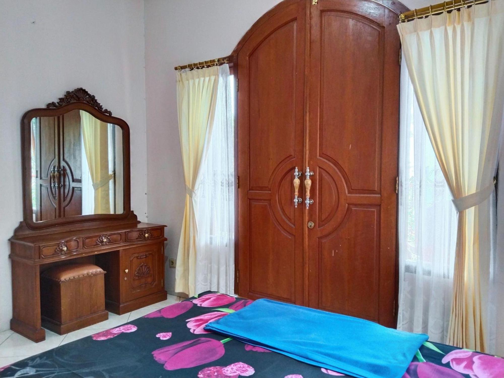 Villa Yustisia Curug 7 Cilember Cisarua Zewnętrze zdjęcie