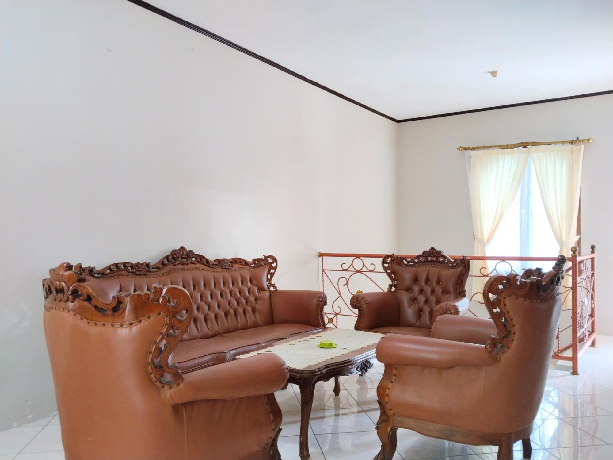 Villa Yustisia Curug 7 Cilember Cisarua Zewnętrze zdjęcie
