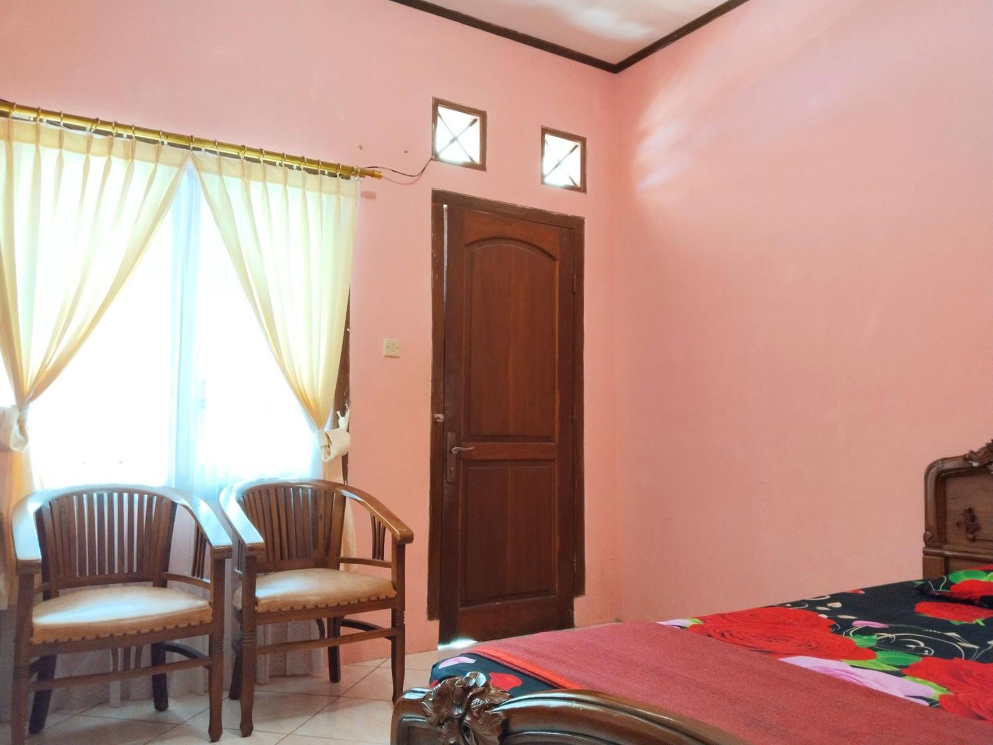 Villa Yustisia Curug 7 Cilember Cisarua Zewnętrze zdjęcie