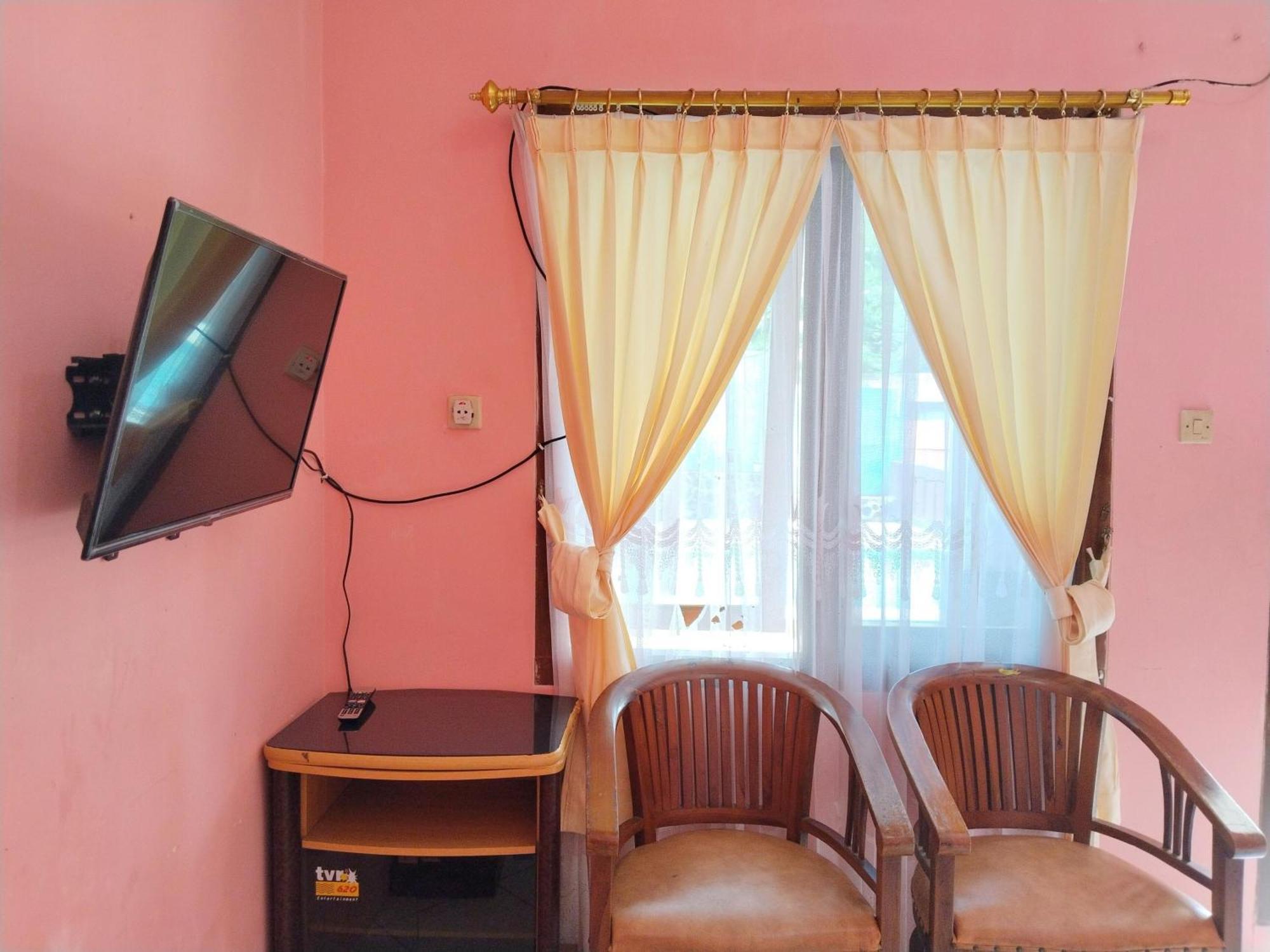 Villa Yustisia Curug 7 Cilember Cisarua Zewnętrze zdjęcie
