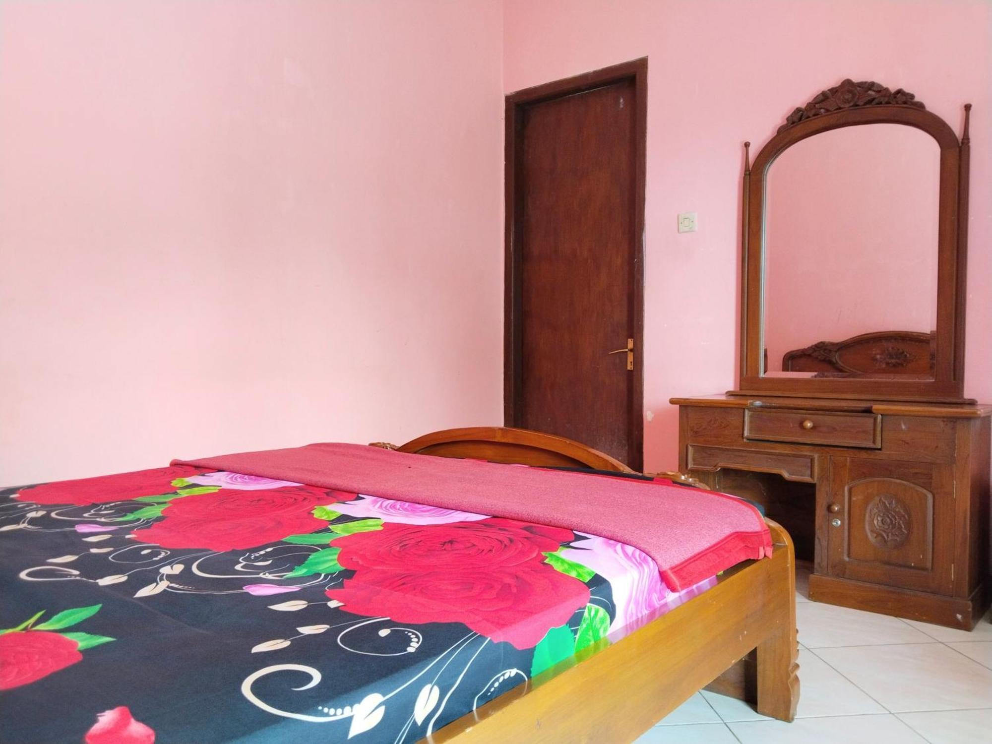 Villa Yustisia Curug 7 Cilember Cisarua Zewnętrze zdjęcie