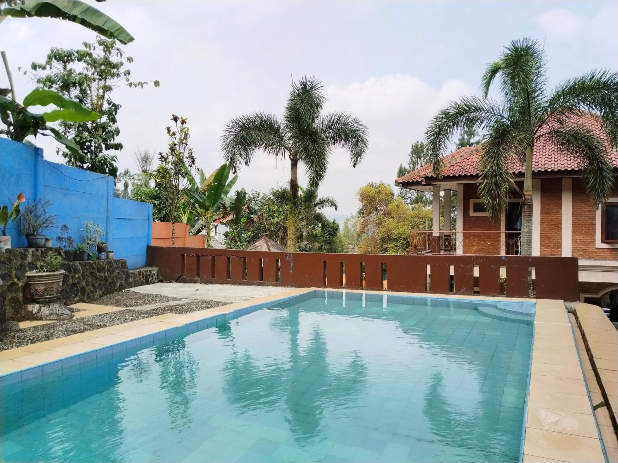 Villa Yustisia Curug 7 Cilember Cisarua Zewnętrze zdjęcie