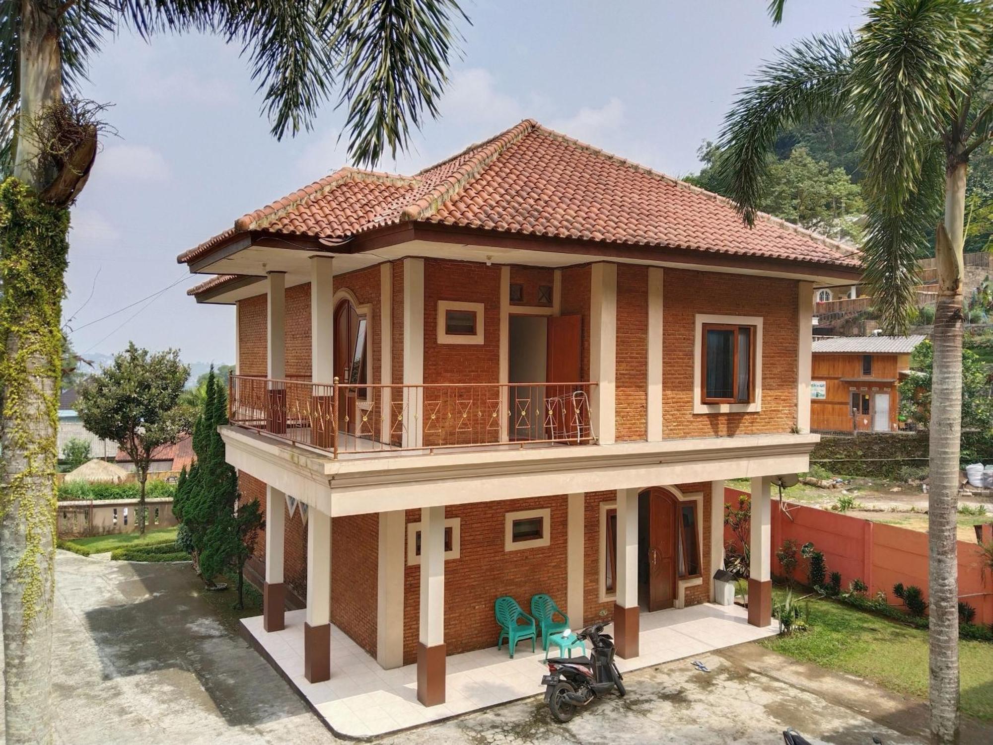 Villa Yustisia Curug 7 Cilember Cisarua Zewnętrze zdjęcie